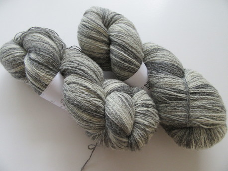 Main 82 grey white
