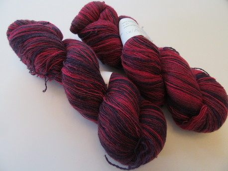 Main fucsia 81