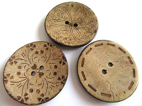 COCONUT BUTTON 37MM 3782