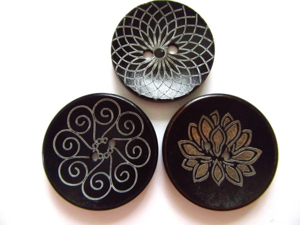 WOOD BUTTON 33MM 339