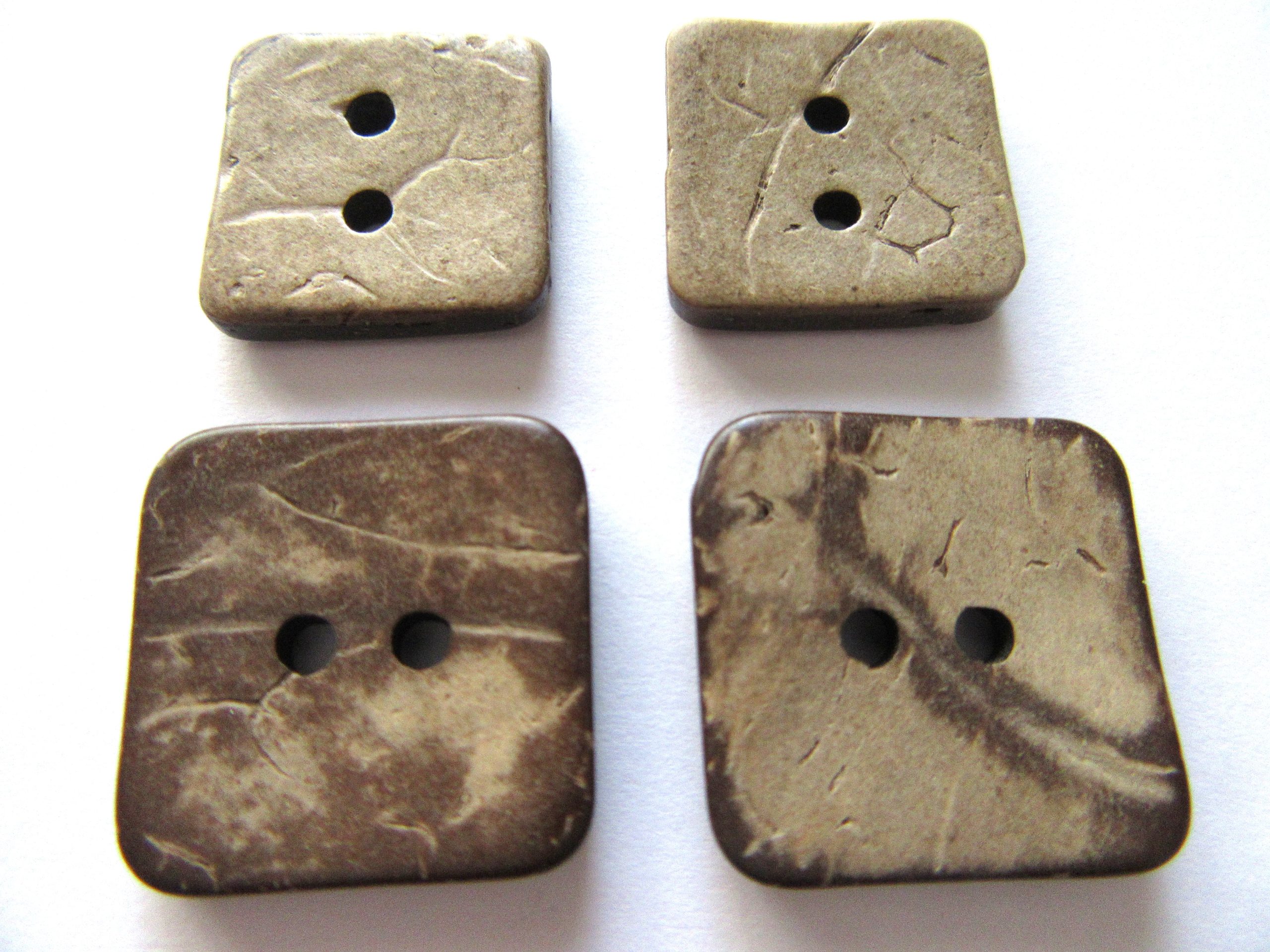 3783 1 COCONUT BUTTON 18CM 3783 - Image 1