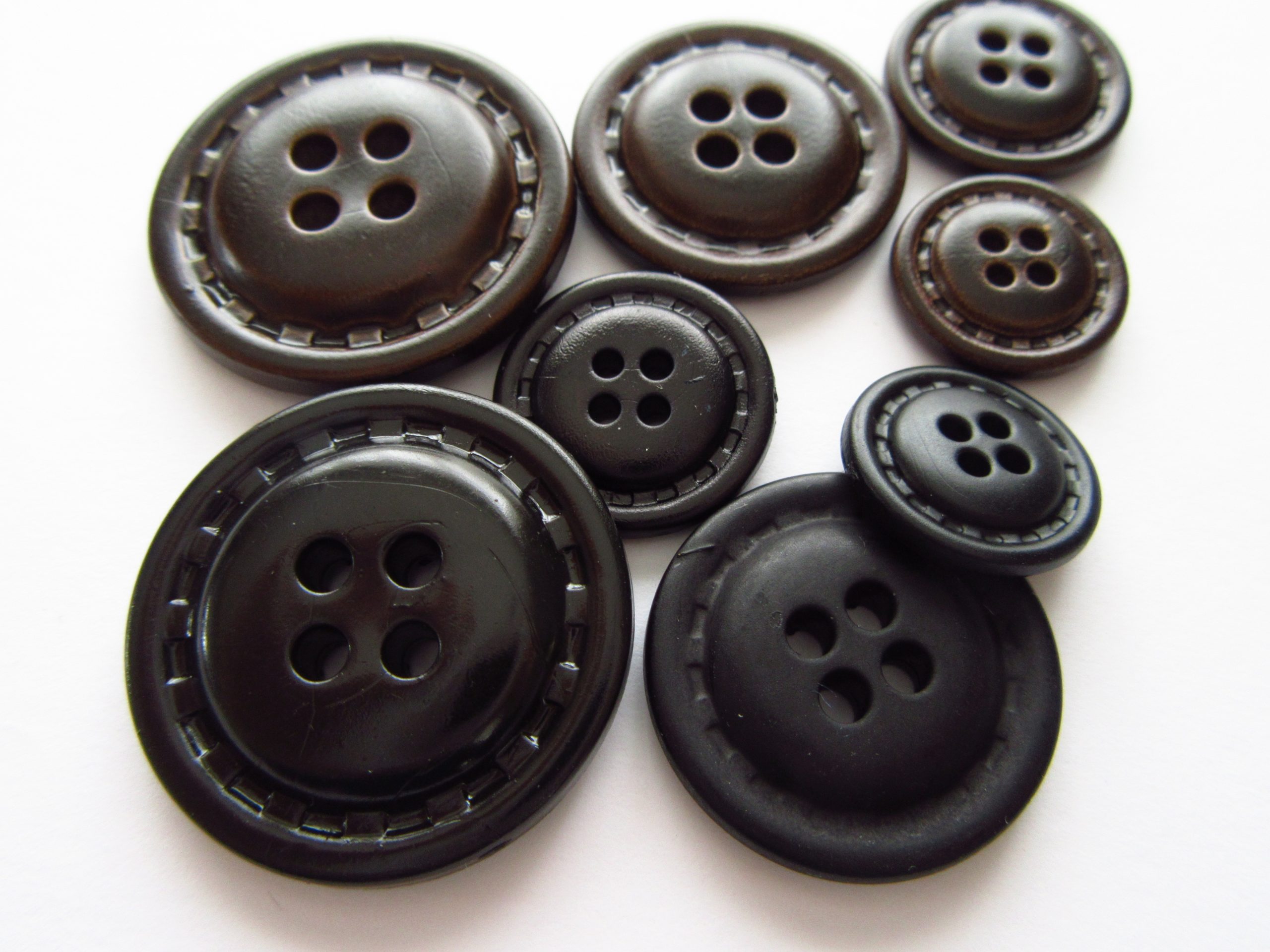 IMG_8286 BUTTON 3704 - Image 1